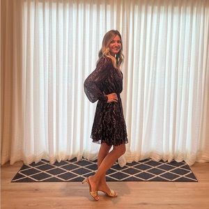 Gorgeous Lilly Pulitzer gold and burgandy dress! Size 8 medium.